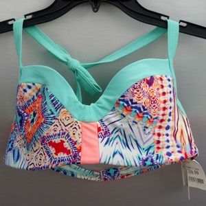 NWT Tini Bikini 👙 Swim Top Size L